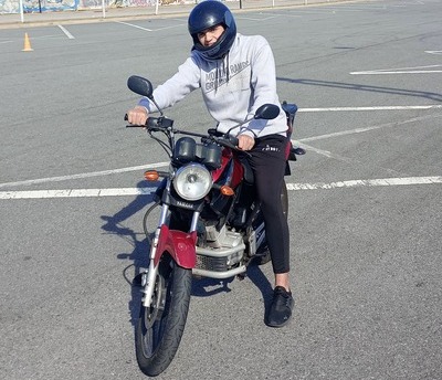 foto de las clases de manejo para motocicletas en parque roca Buenos aires
